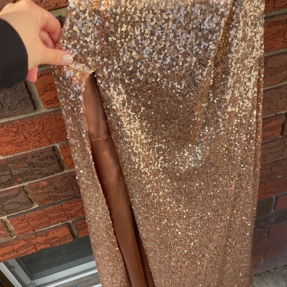 Tony Bowls prom gown - Picture 2 of 7